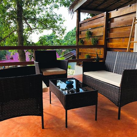 Hotel Ocean Vibes Thong Sala Exterior foto